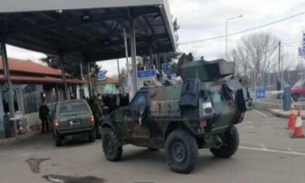 Τεθωρακισμένα του ΕΣ προωθήθηκαν στις Καστανιές - ''Μπλόκο'' στους μετανάστες